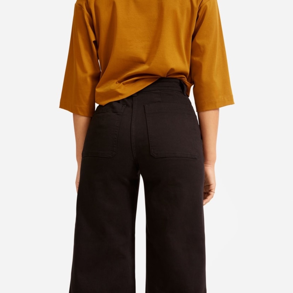 Everlane Black Wide Leg High Rise Cropped Jeans Size:
6 Short